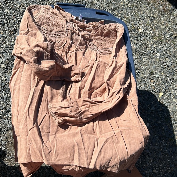 New! Never worn Size small light brown lightweight long sleeveish pretty top - Picture 7 of 7